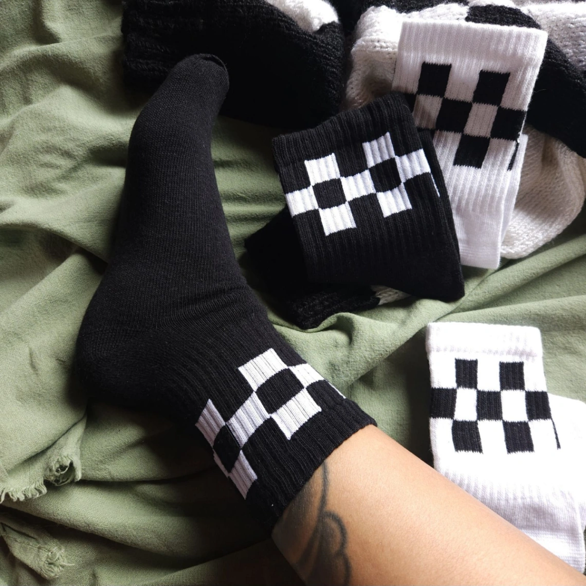 Tenis diseño Negras - Damero negra