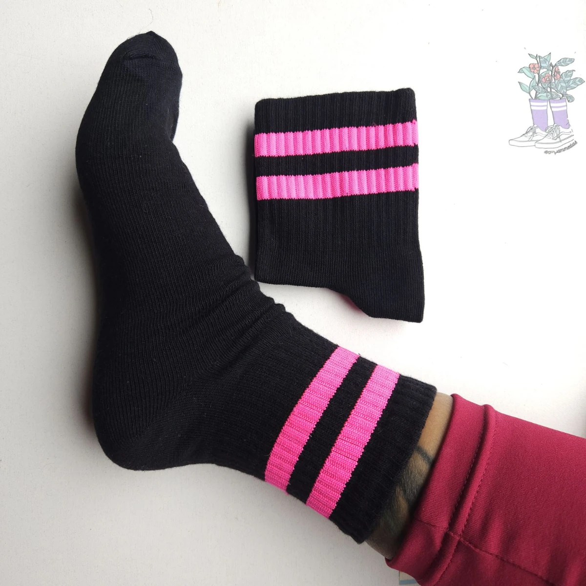 Tenis Entrelazando Colores - Negro Fucsia
