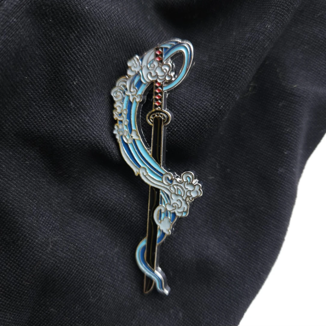 Pins Katana Agua